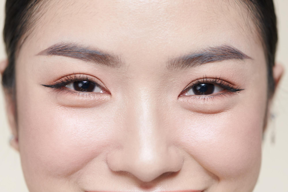 Does Double Eyelid Surgery Hurt?